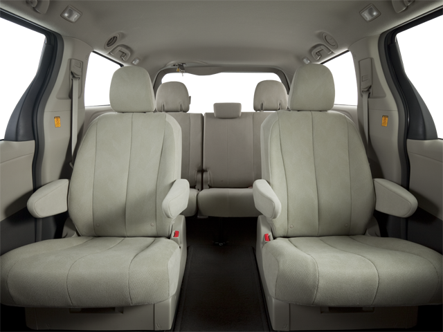 2012 Toyota Sienna SE 8 Passenger