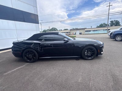 2025 Ford MUST NA