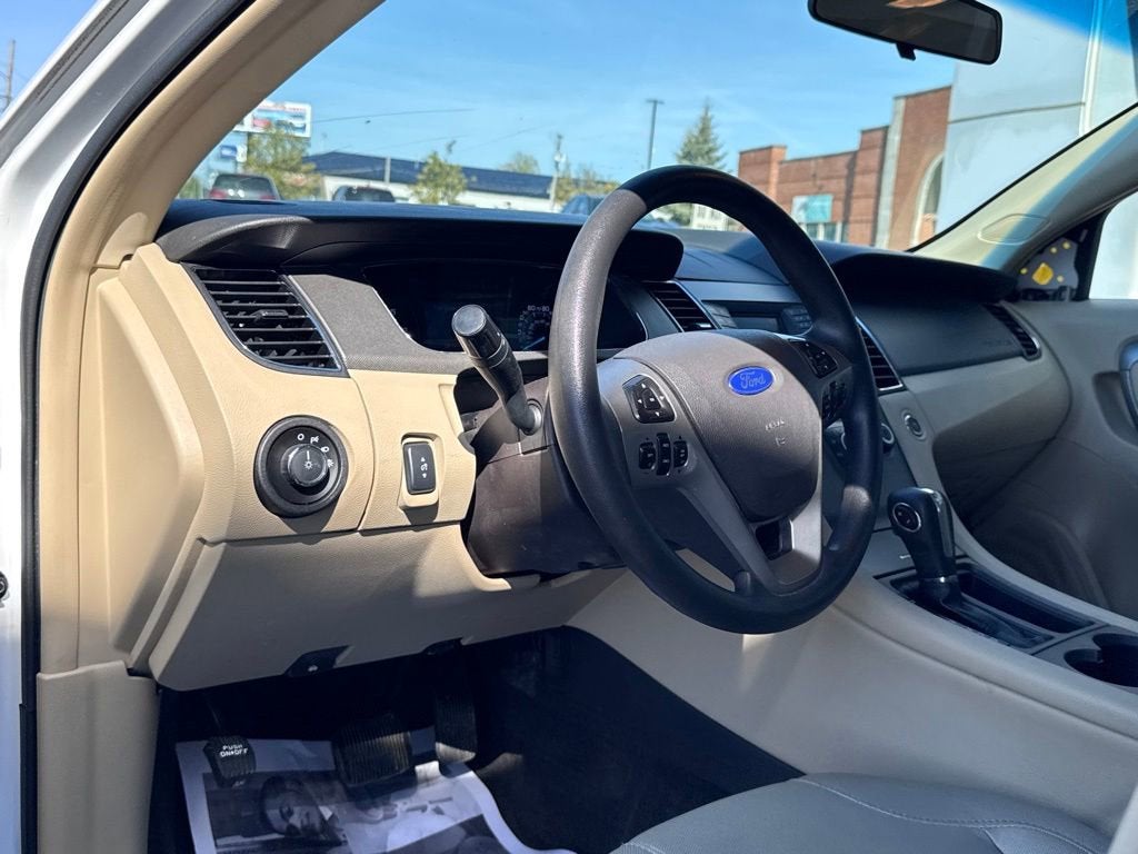 2018 Ford Taurus SE