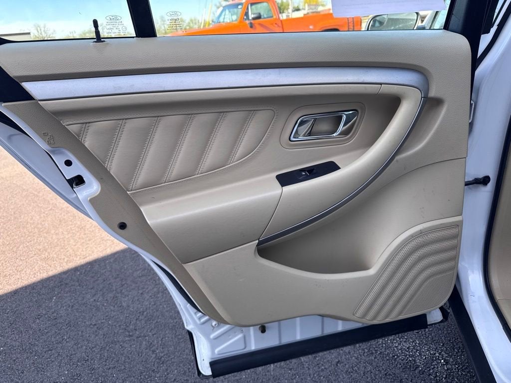 2018 Ford Taurus SE