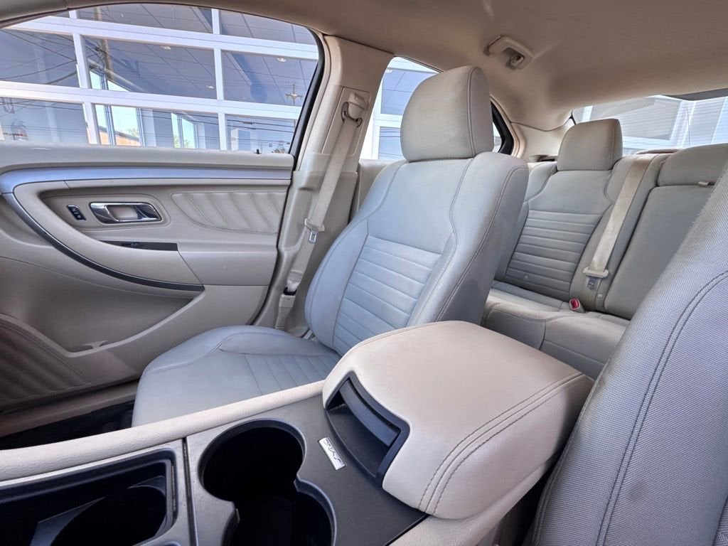 2018 Ford Taurus SE