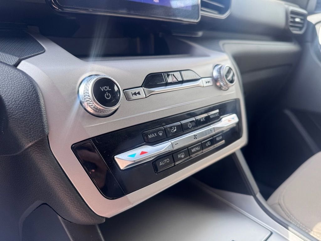 2023 Ford Explorer Base