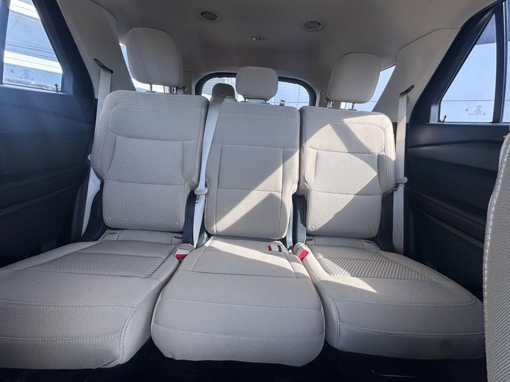 2023 Ford Explorer Base