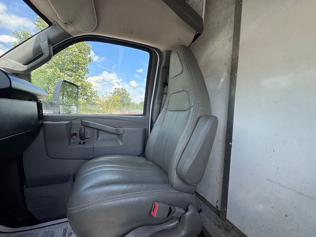 2022 Chevrolet Express Cutaway 3500 NA