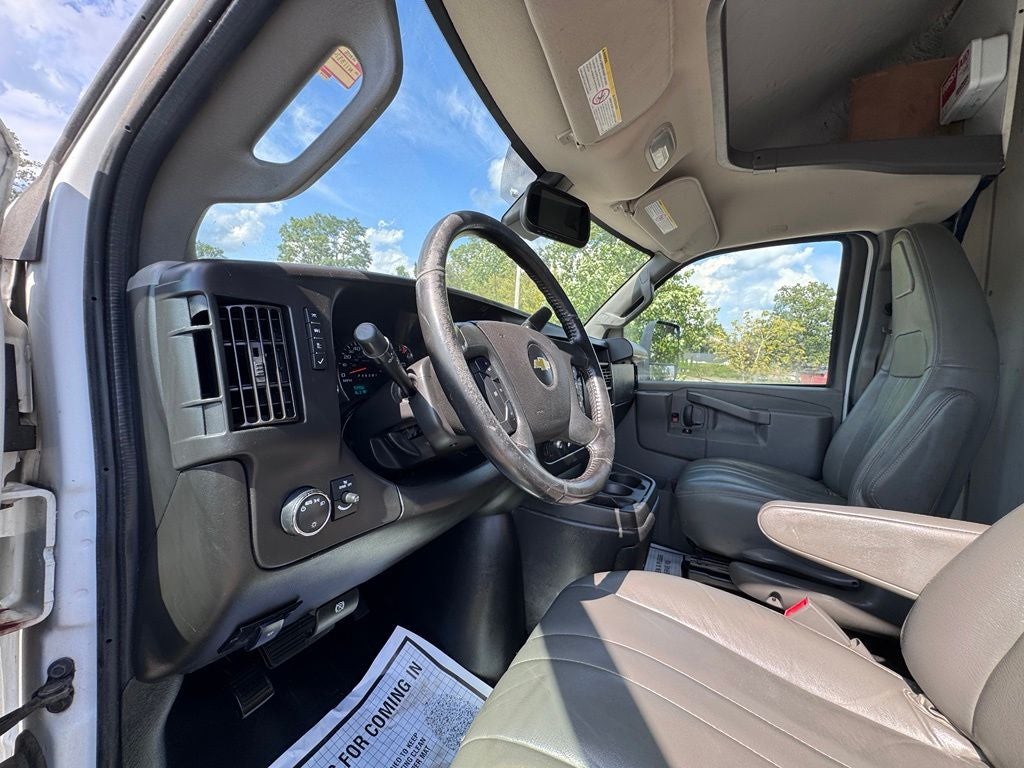 2022 Chevrolet Express Cutaway 3500 NA