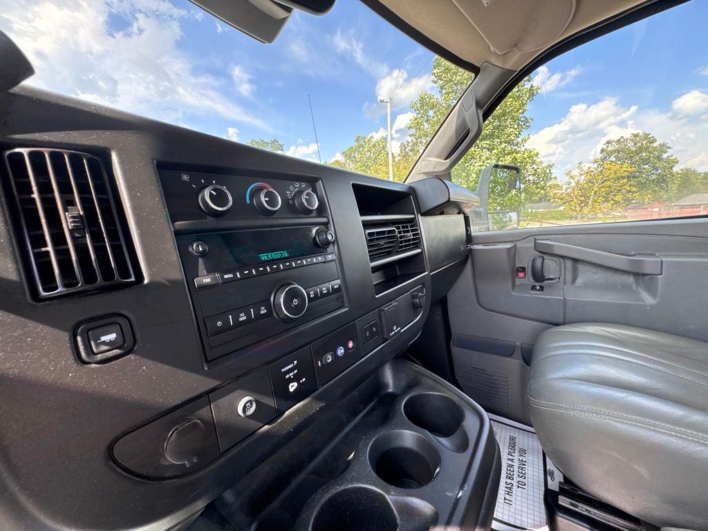 2022 Chevrolet Express Cutaway 3500 NA