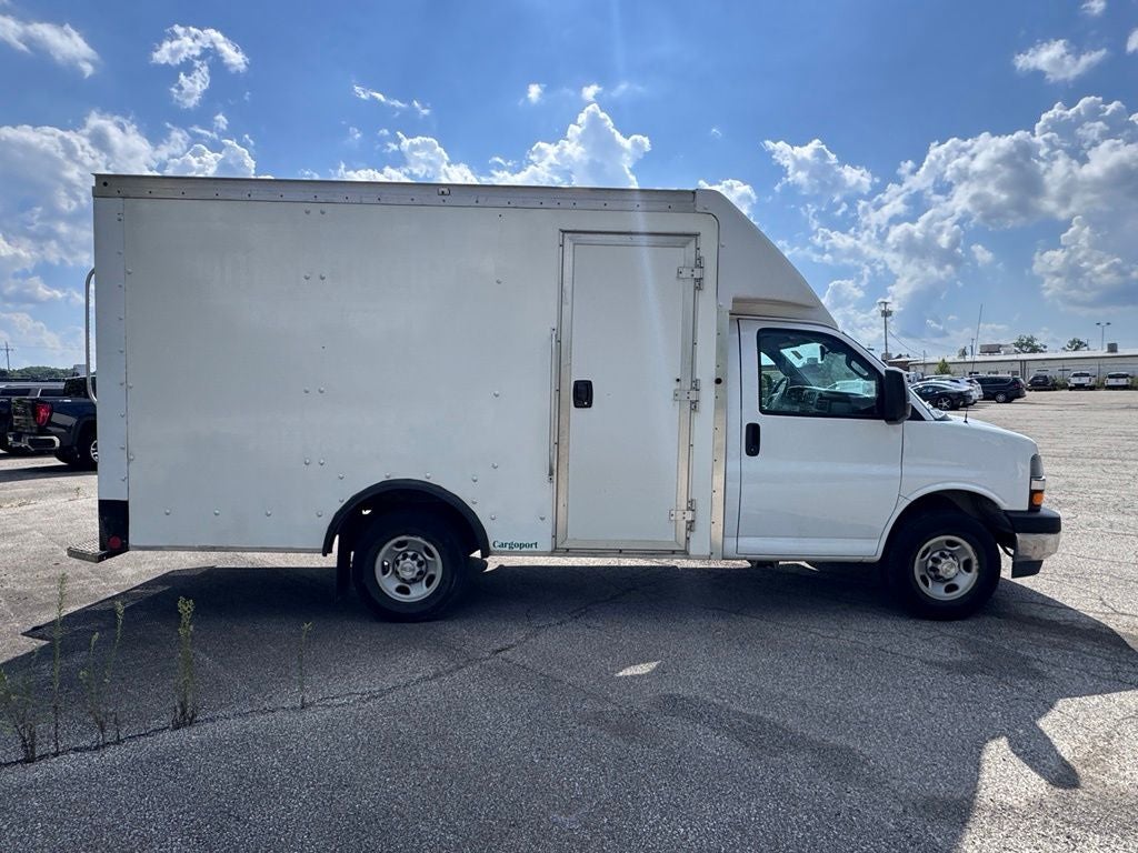 2022 Chevrolet Express Cutaway 3500 NA