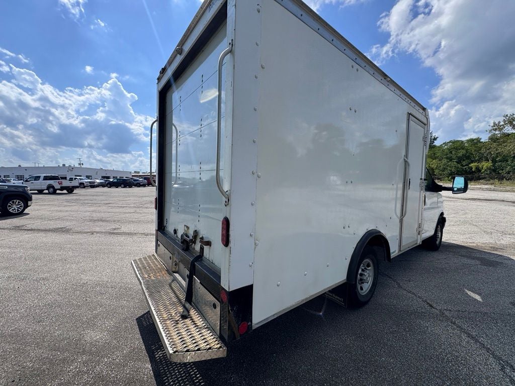 2022 Chevrolet Express Cutaway 3500 NA