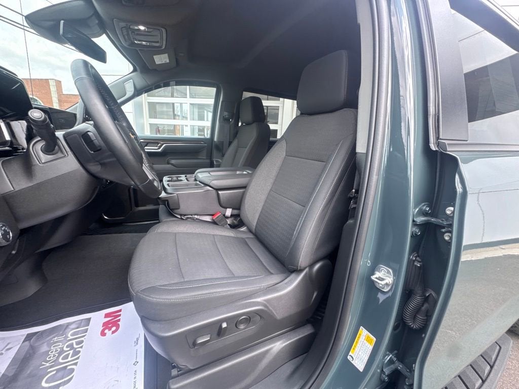 2025 Chevrolet Silverado 1500 LT (2FL)