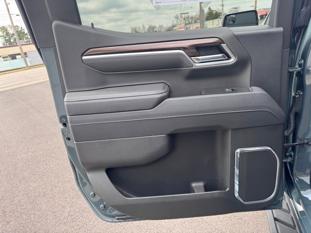 2025 Chevrolet Silverado 1500 LT (2FL)