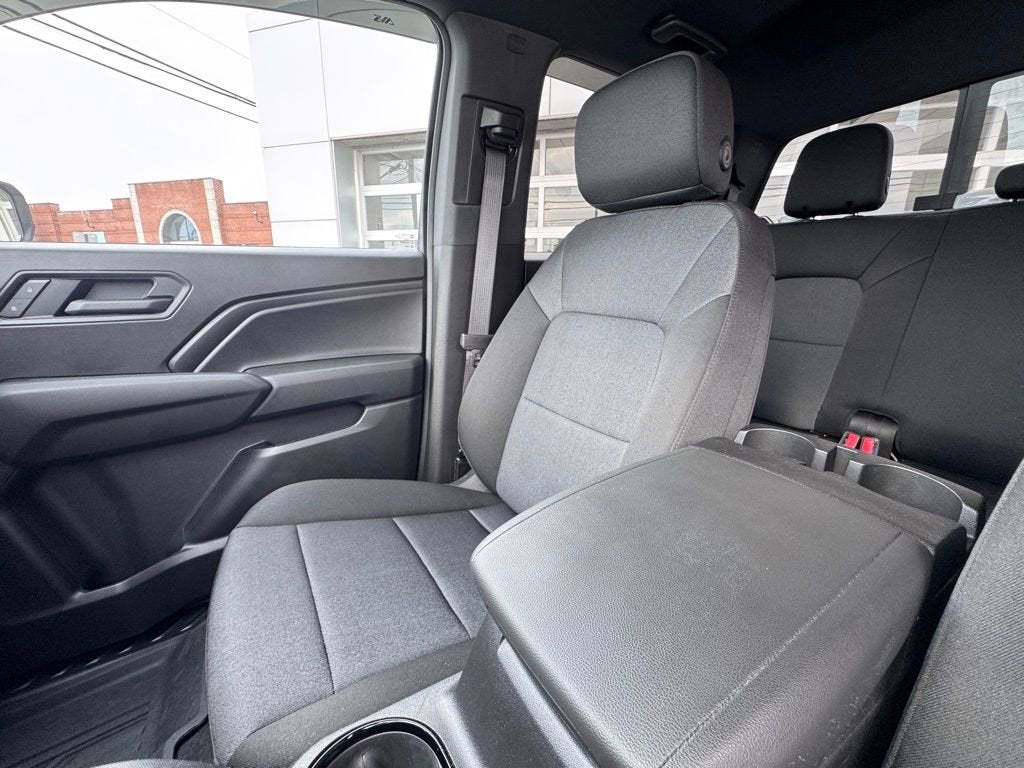 2025 Chevrolet Colorado WT/LT