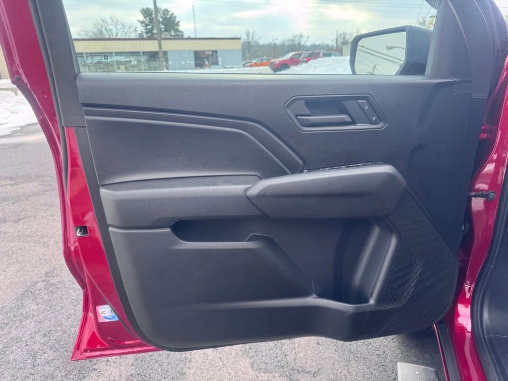 2025 Chevrolet Colorado WT/LT