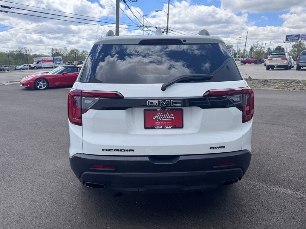 2023 GMC Acadia SLT