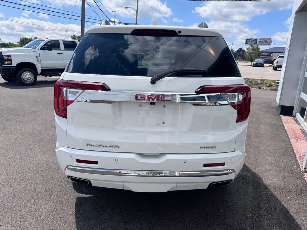2023 GMC Acadia Denali