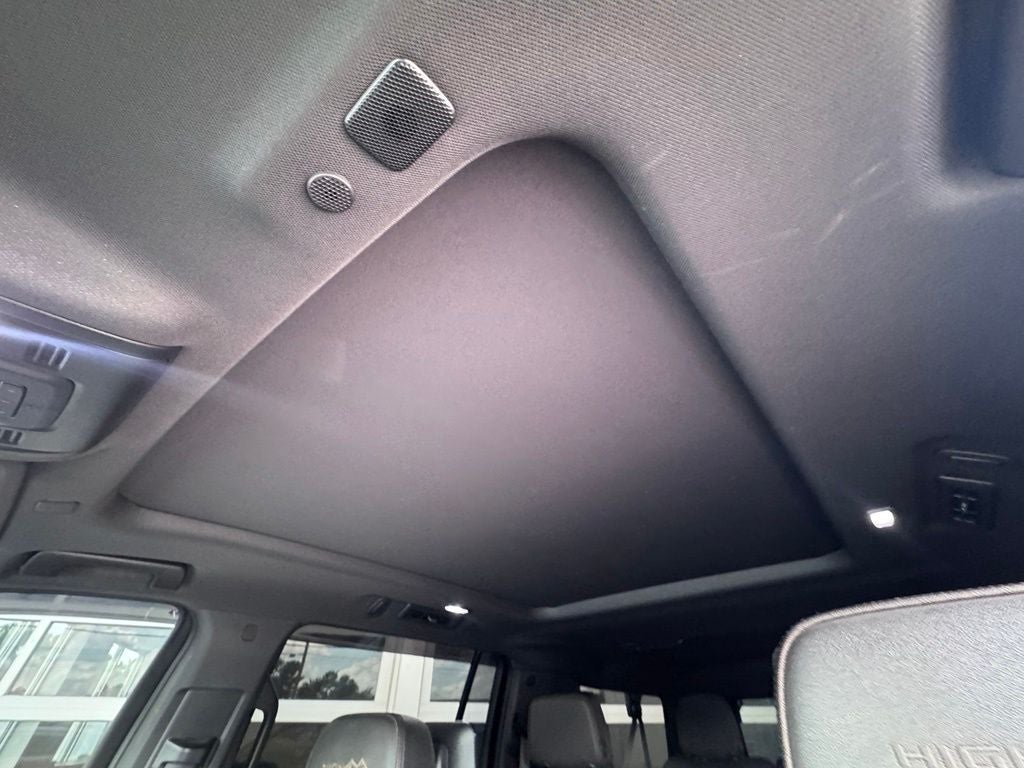 2023 Chevrolet Suburban High Country