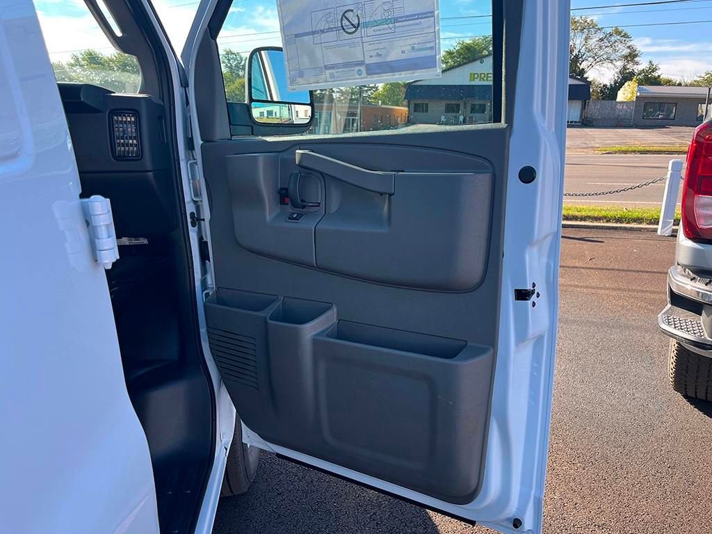 2025 GMC Savana Cargo 3500 Work Van