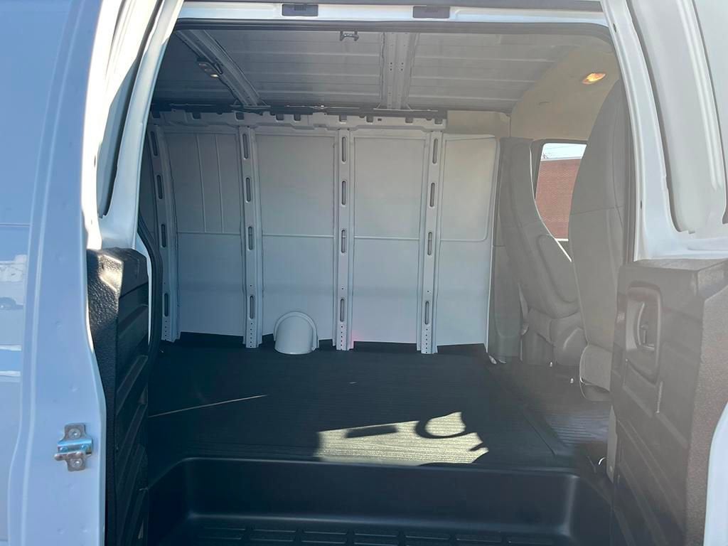 2025 GMC Savana Cargo 3500 Work Van