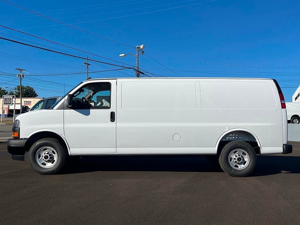 2025 GMC Savana Cargo 3500 Work Van