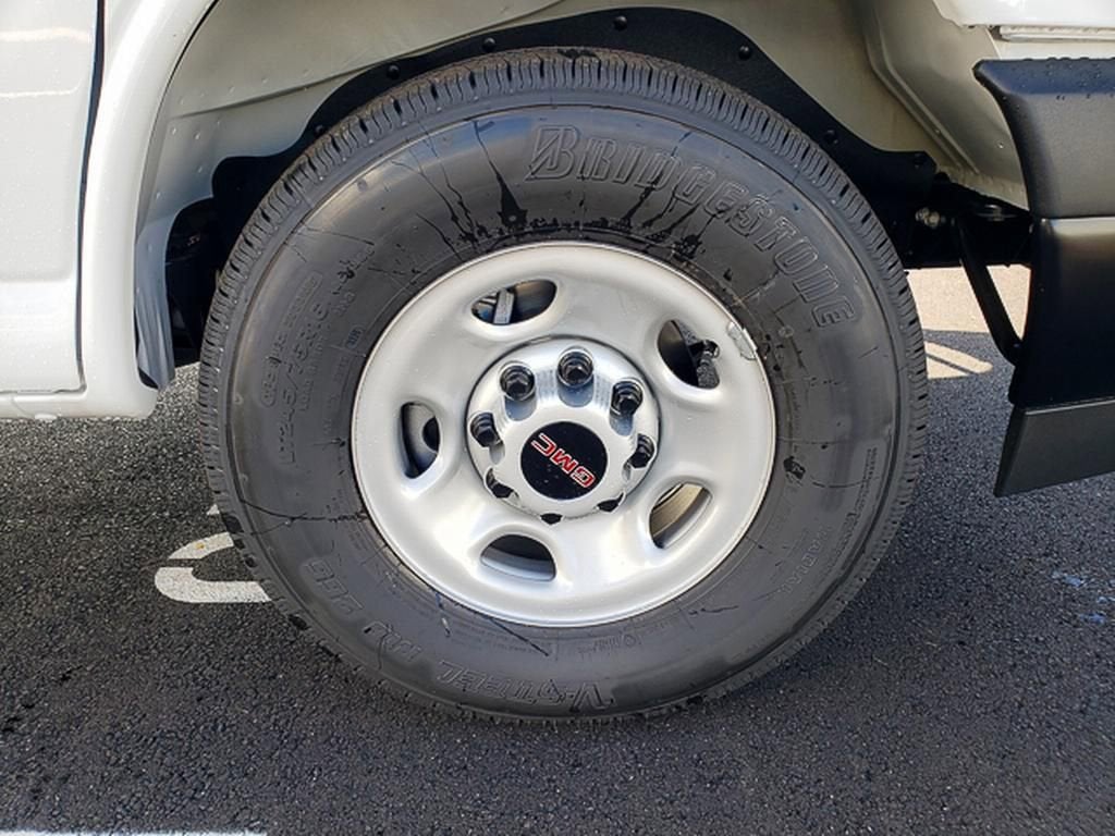 2025 GMC Savana Cargo 3500 Work Van