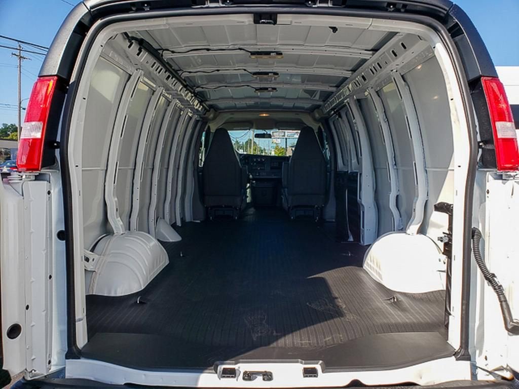 2025 GMC Savana Cargo 3500 Work Van