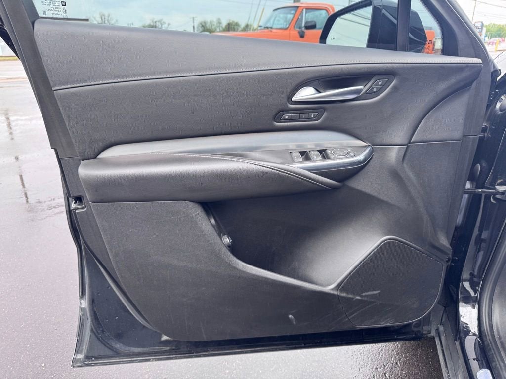 2022 Cadillac XT4 Premium Luxury