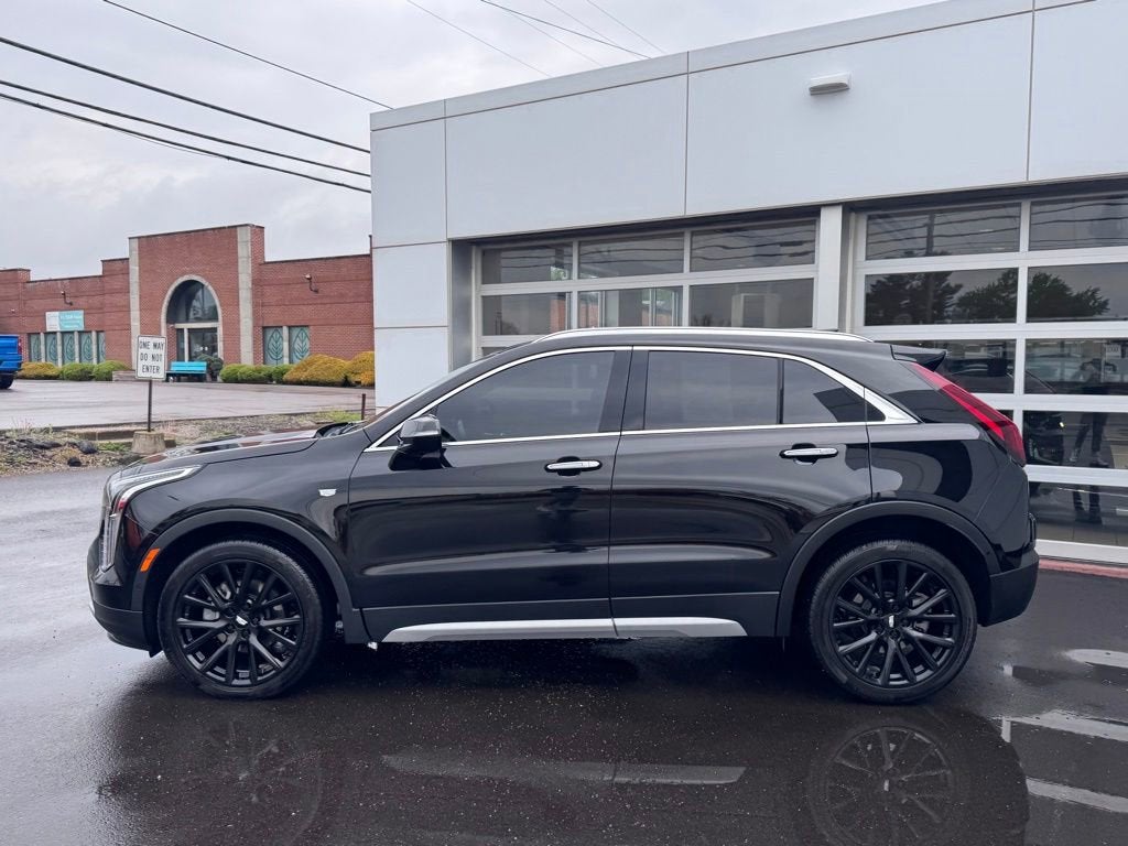 2022 Cadillac XT4 Premium Luxury