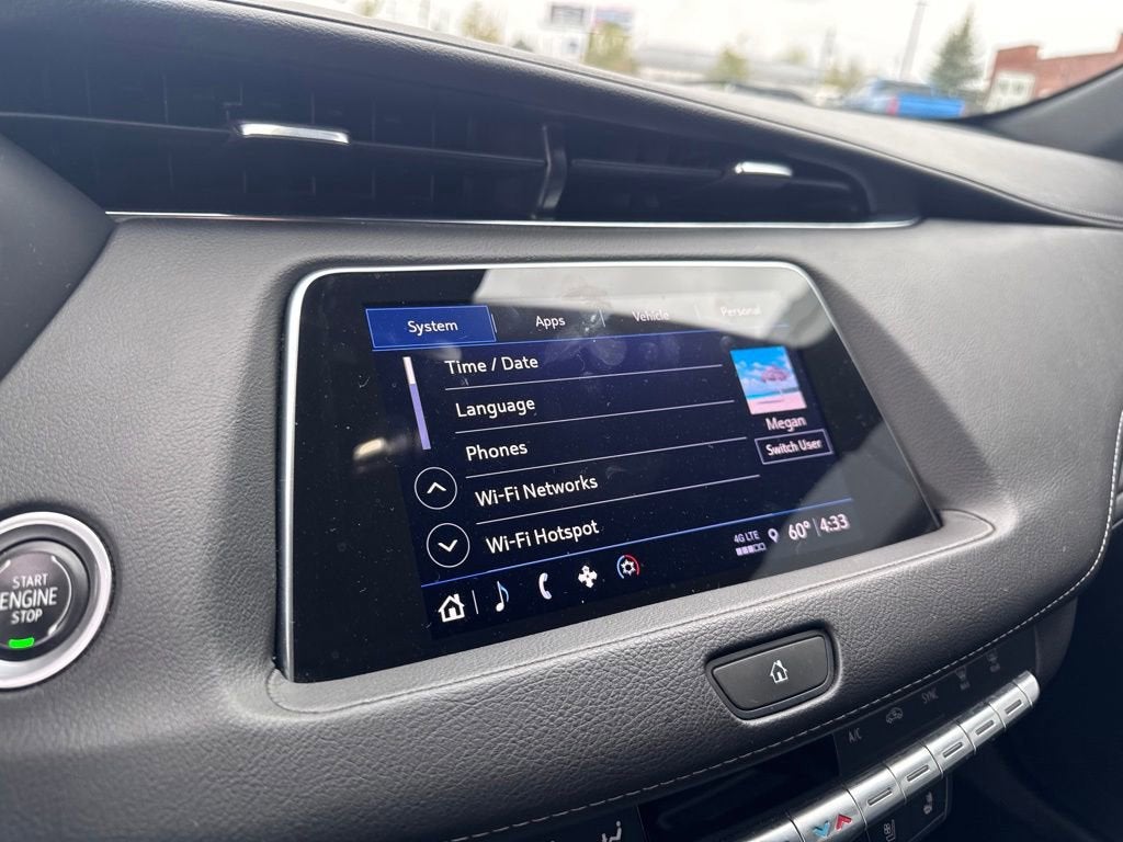 2022 Cadillac XT4 Premium Luxury