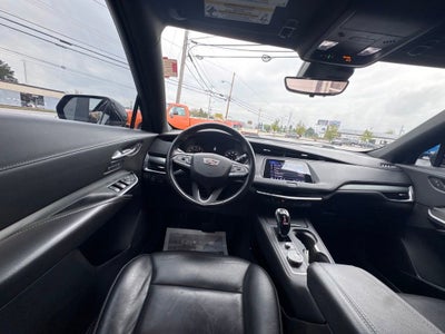 2022 Cadillac XT4 Premium Luxury