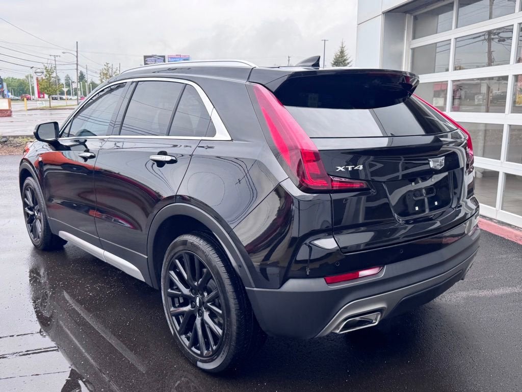 2022 Cadillac XT4 Premium Luxury