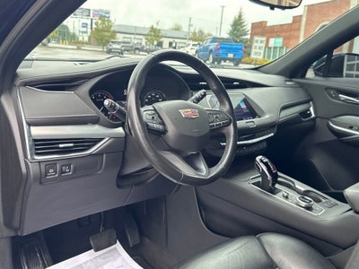 2022 Cadillac XT4 Premium Luxury