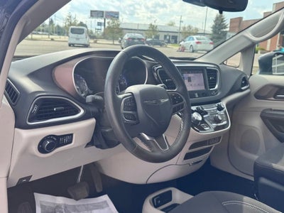 2024 Chrysler Voyager LX