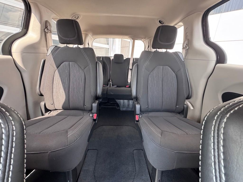 2024 Chrysler Voyager LX