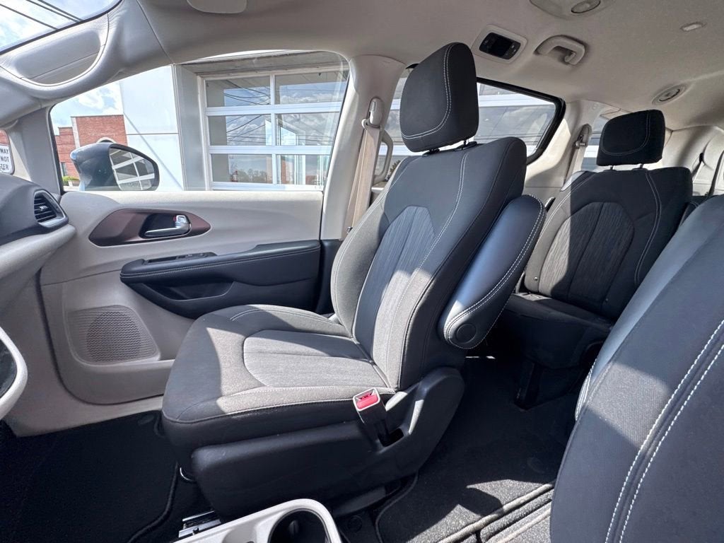 2024 Chrysler Voyager LX