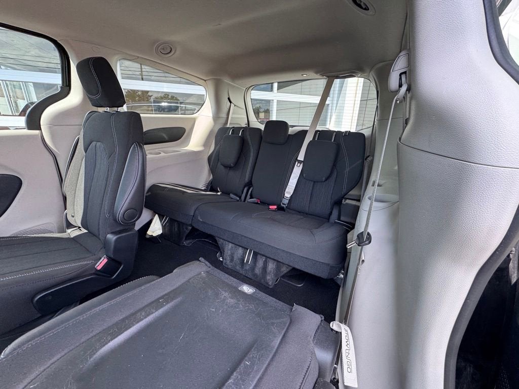 2024 Chrysler Voyager LX