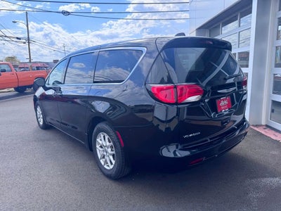 2024 Chrysler Voyager LX