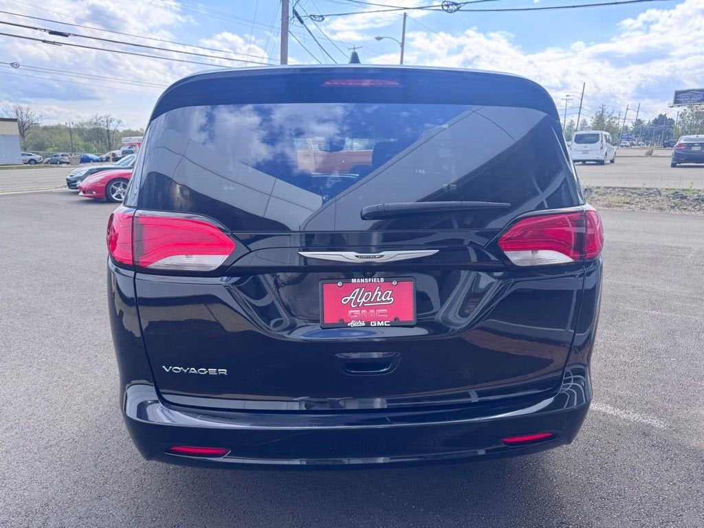 2024 Chrysler Voyager LX