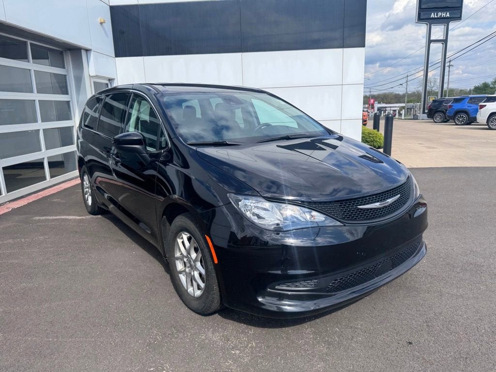 2024 Chrysler Voyager LX