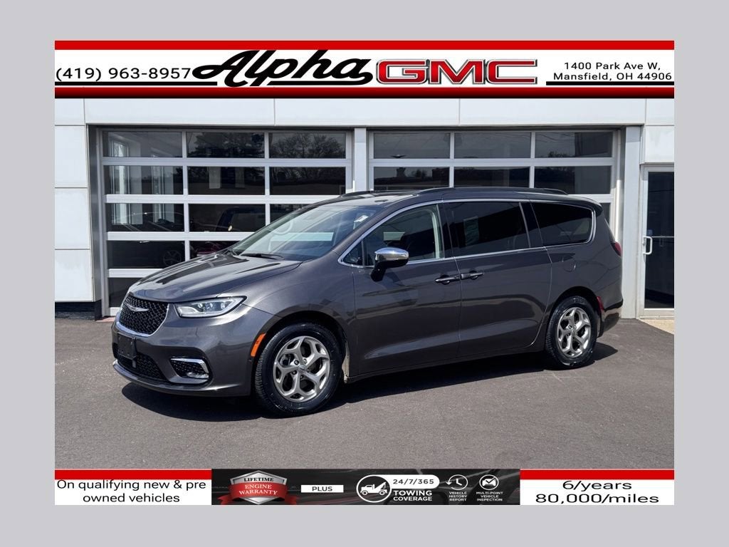 2023 Chrysler Pacifica Limited's photo