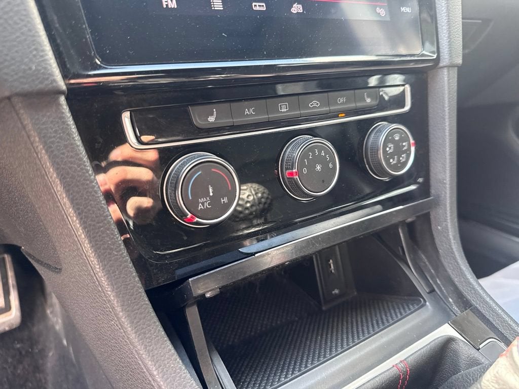 2019 Volkswagen Golf GTI S