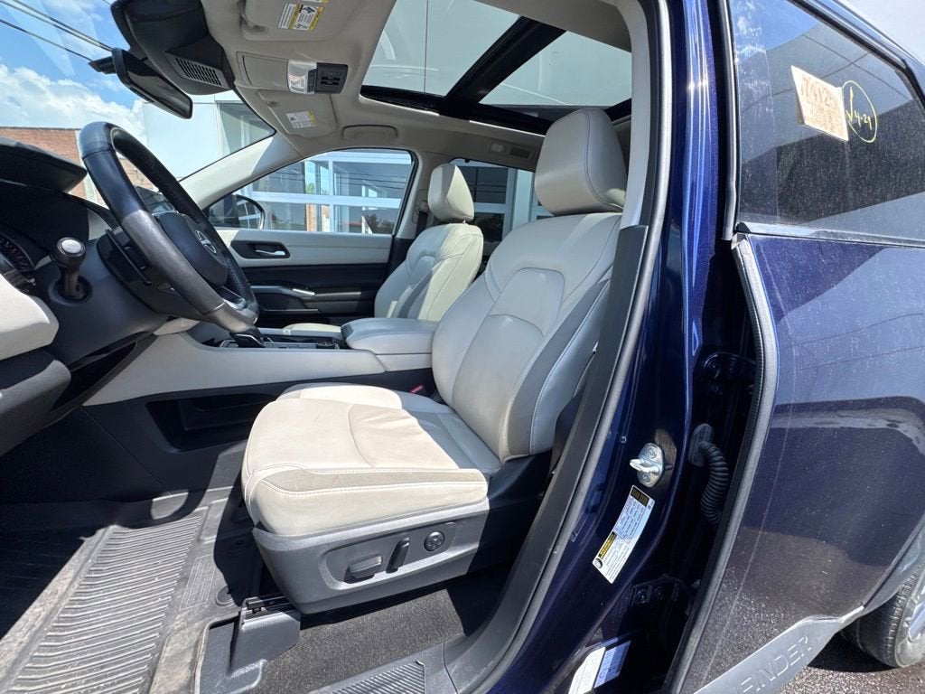 2024 Nissan Pathfinder SL