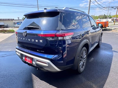 2024 Nissan Pathfinder SL