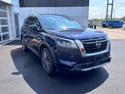 2024 Nissan Pathfinder SL