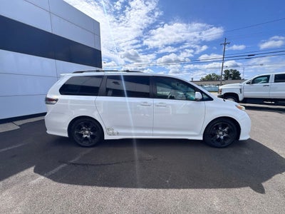 2012 Toyota Sienna SE 8 Passenger