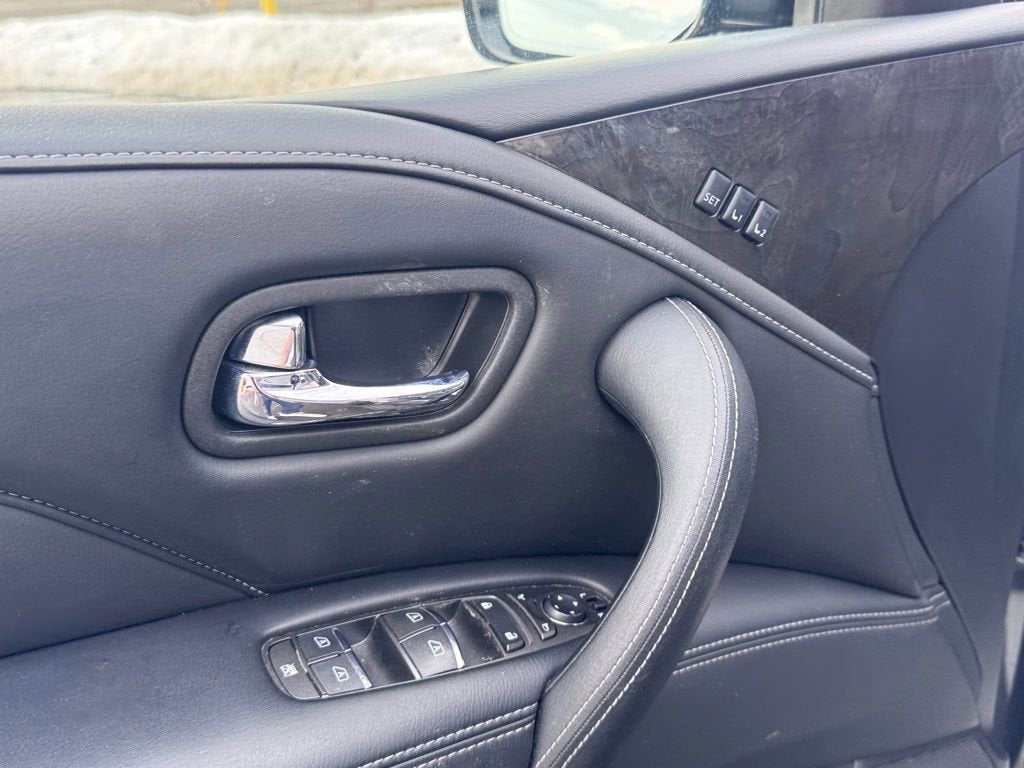 2024 INFINITI QX80 LUXE