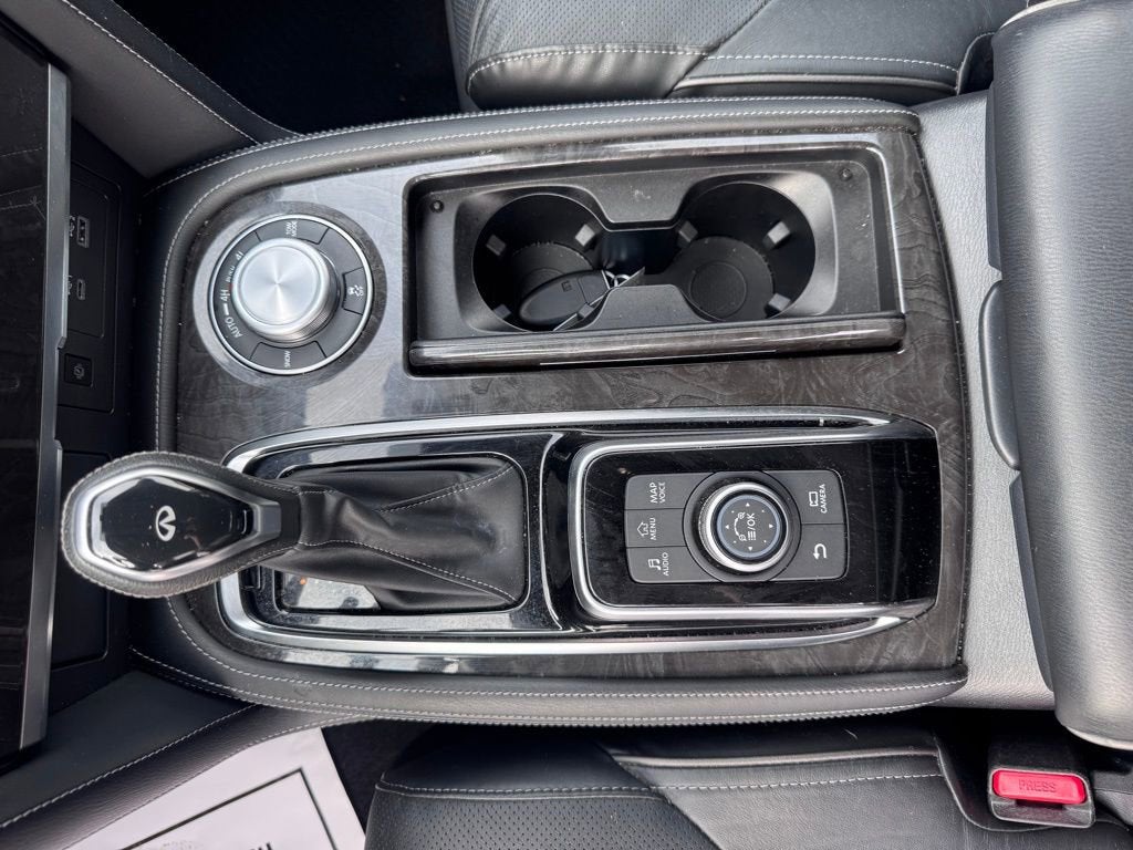 2024 INFINITI QX80 LUXE