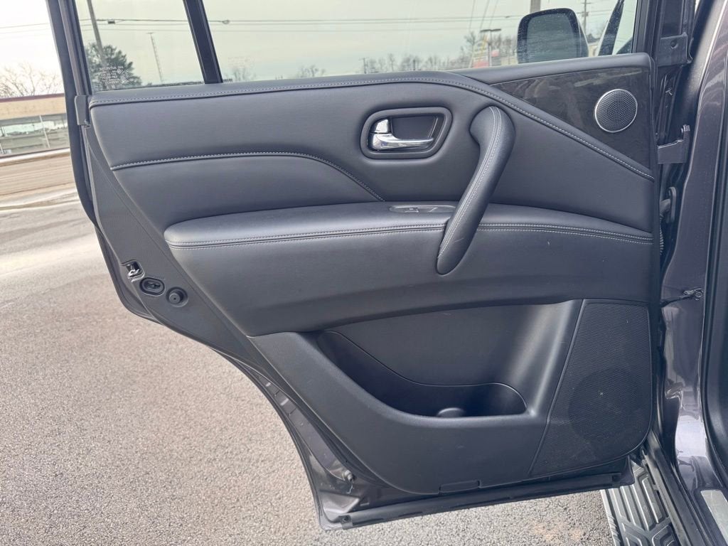 2024 INFINITI QX80 LUXE