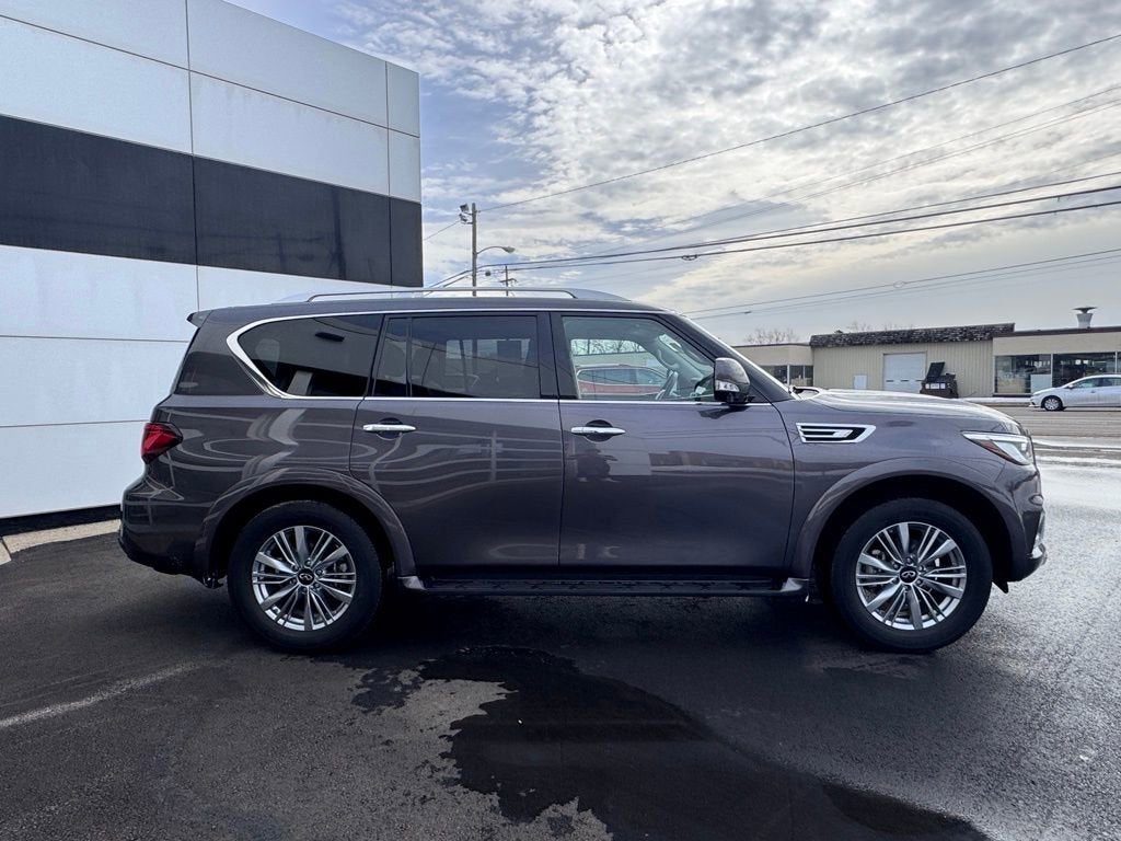 2024 INFINITI QX80 LUXE
