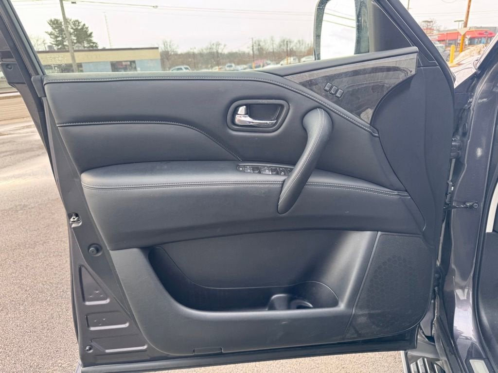 2024 INFINITI QX80 LUXE