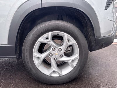 2025 Chevrolet Trax LS