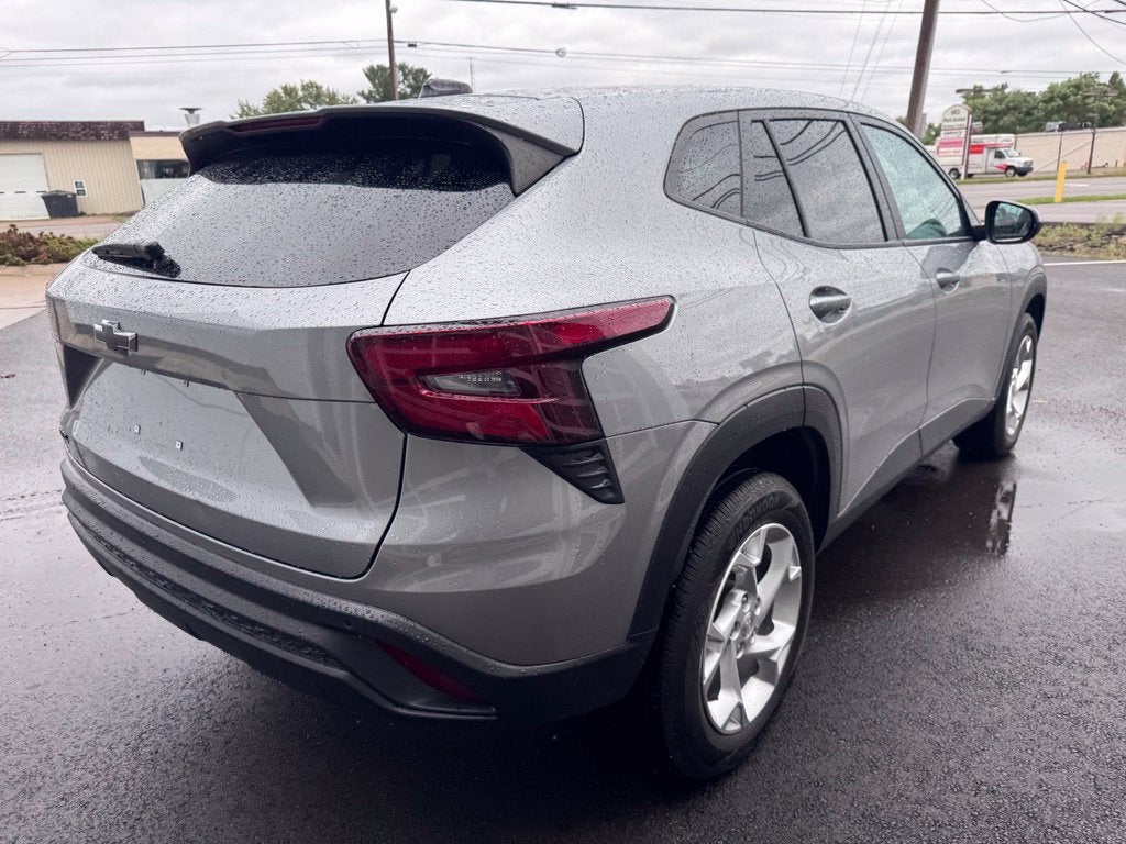 2025 Chevrolet Trax LS